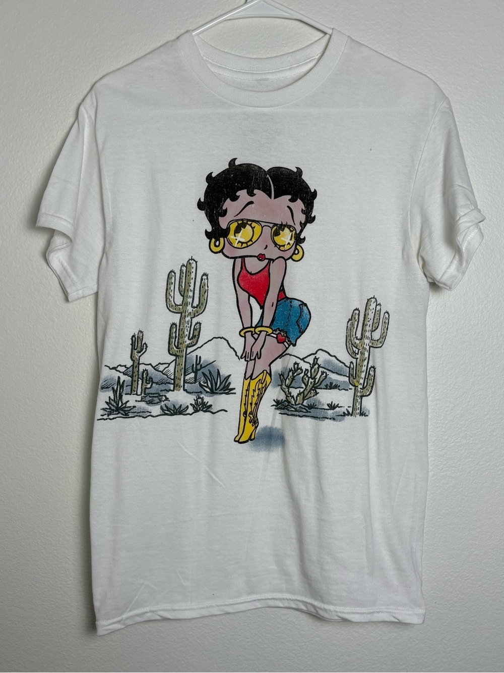 Betty Boop Vintage Inspired Desert Graphic Tee Size Small